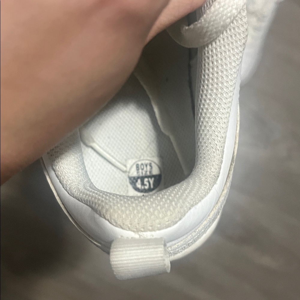 White Nike Sneakers - Picture 6 of 6